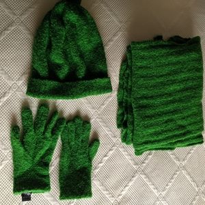 Hat, scarf, and glove set